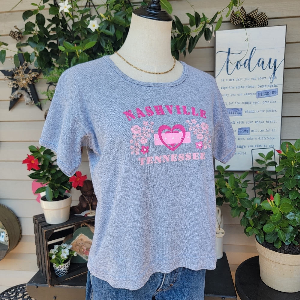ASHLEY'S ♡ Sweet Gray 'n Pink Floral 🌸 NASHVILLE, TENNESSEE Short Sleeve Top L